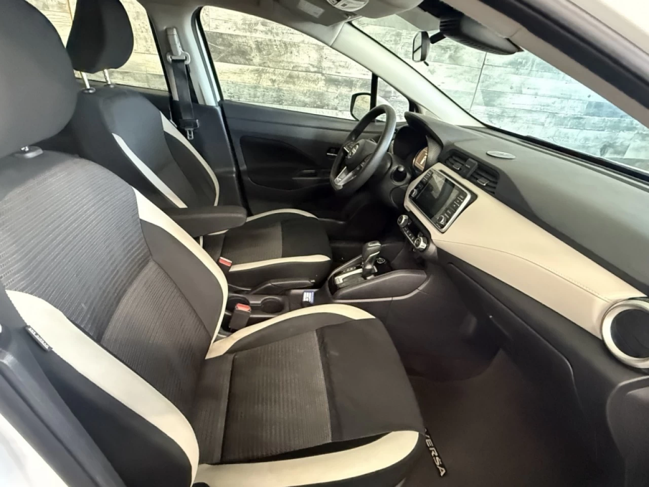 2021 Nissan Versa SV AUTO BLUETOOTH MAGS **APPROUVÉ À 99.9%** Main Image