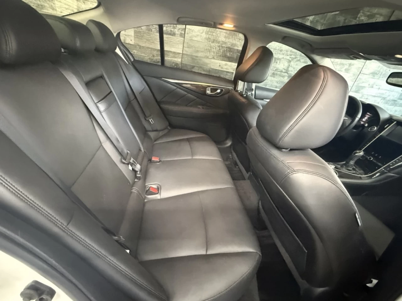 2018 Infiniti Q50 2.0t LUXE AWD CUIR TOIT NAV ** APPROUVÉ À 99.9% ** Main Image