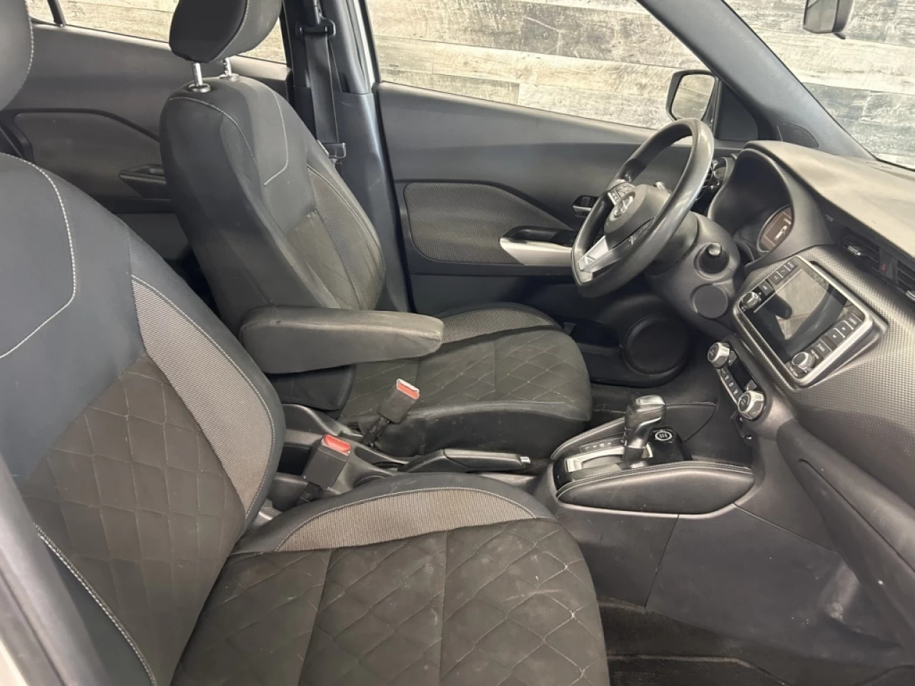 2018 Nissan Kicks SV BLUETOOTH MAGS **APPROUVÉ À 99.9%** Main Image