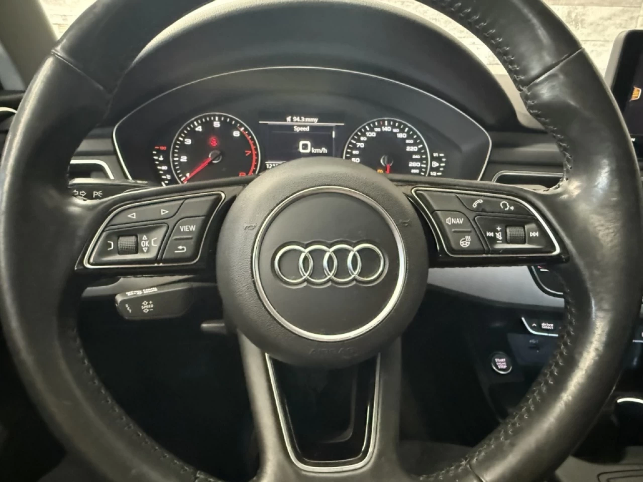 2019 Audi berline A4 Komfort AWD CUIR TOIT ** APPROUVÉ À 99.9% ** Image principale