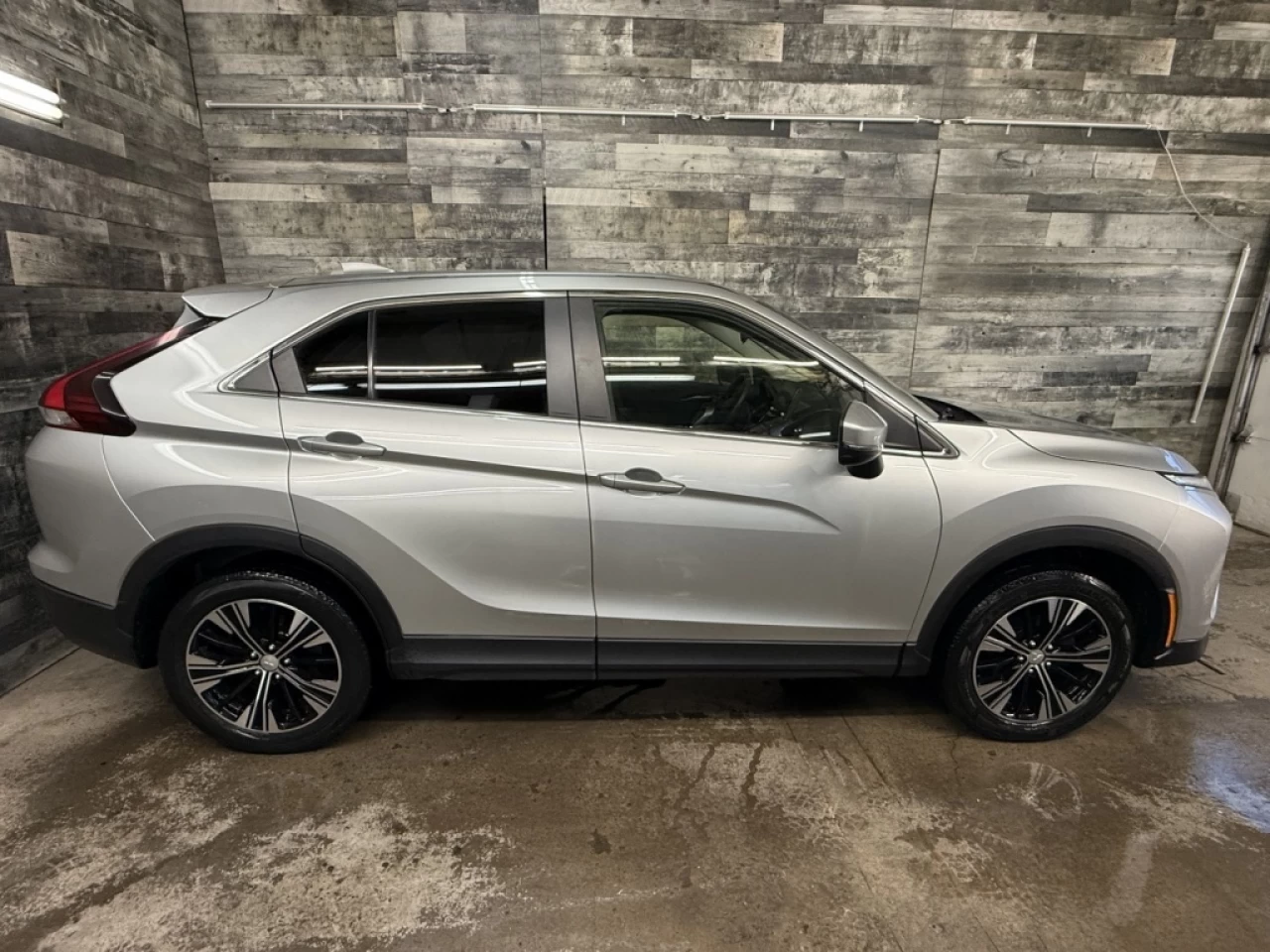 2022 Mitsubishi Eclipse Cross ES AWD BLUETOOTH MAGS **APPROUVÉ À 99.9%** Main Image