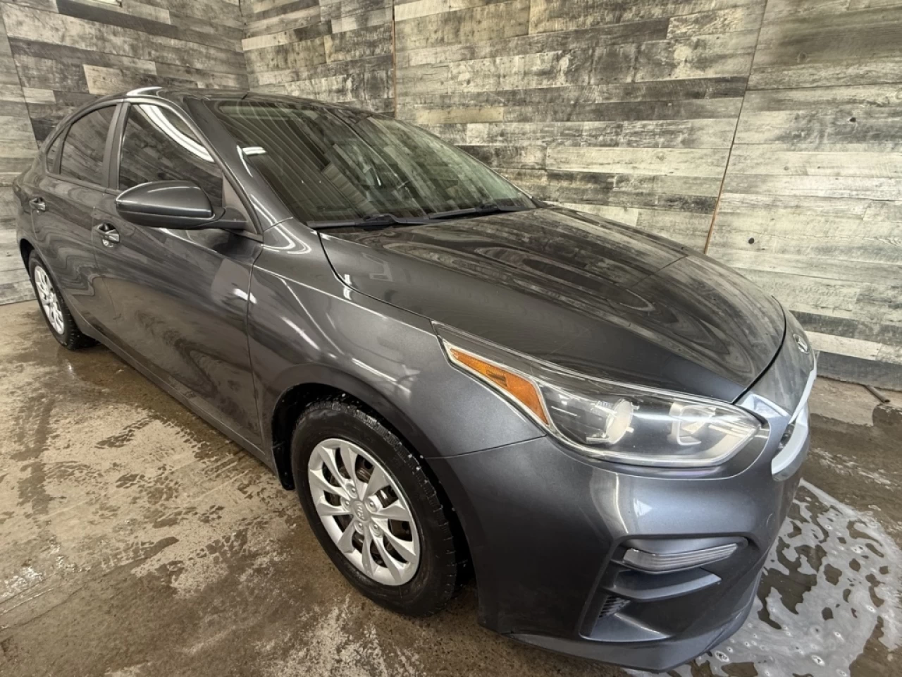 2020 Kia Forte LX Sieges chauffant Bluetooth **ApprouvÉe 99,9%** Main Image