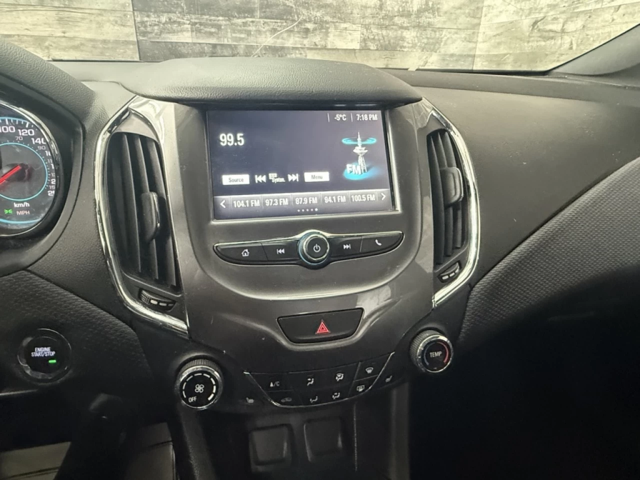 2017 Chevrolet Cruze LT AUTO CAM DE RECUL **APPOROUVÉ À 99.9%** Main Image