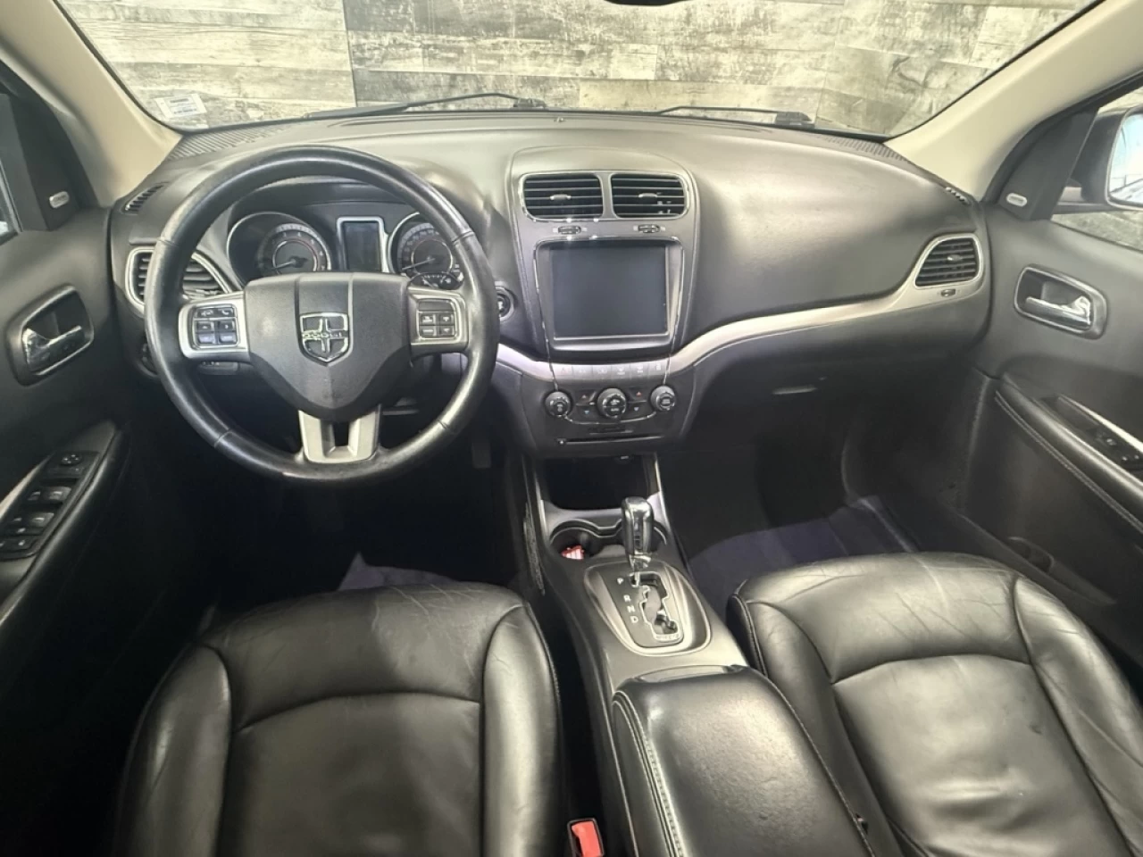 2018 Dodge Journey Crossroad AWD CUIR BLUETHOOT **APPROUVÉE 99,9%** Image principale