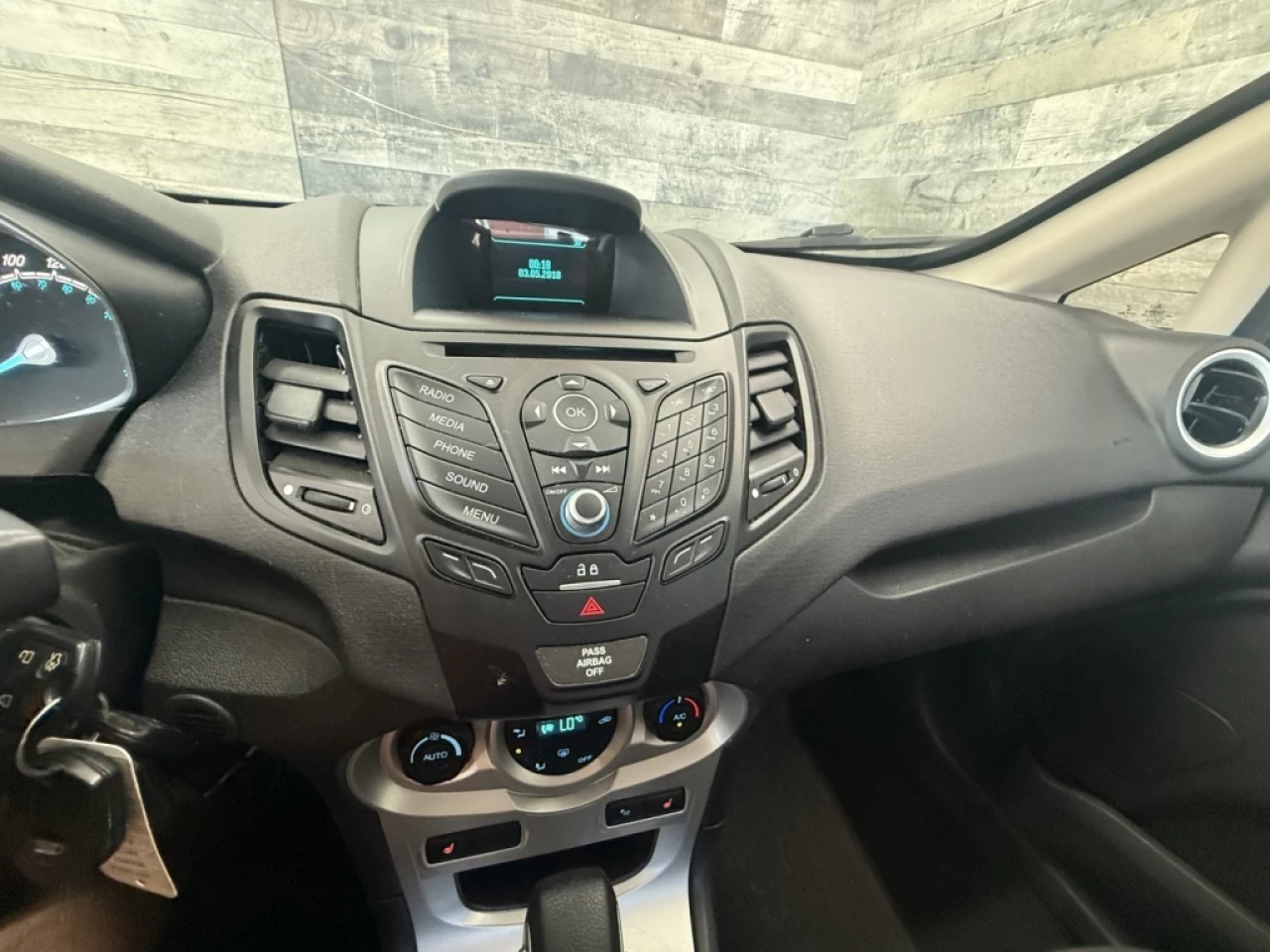 2017 Ford Fiesta SE AUTO BLUETOOTH S,CHAUFFANT **APPROUVÉE 99,9%** Main Image