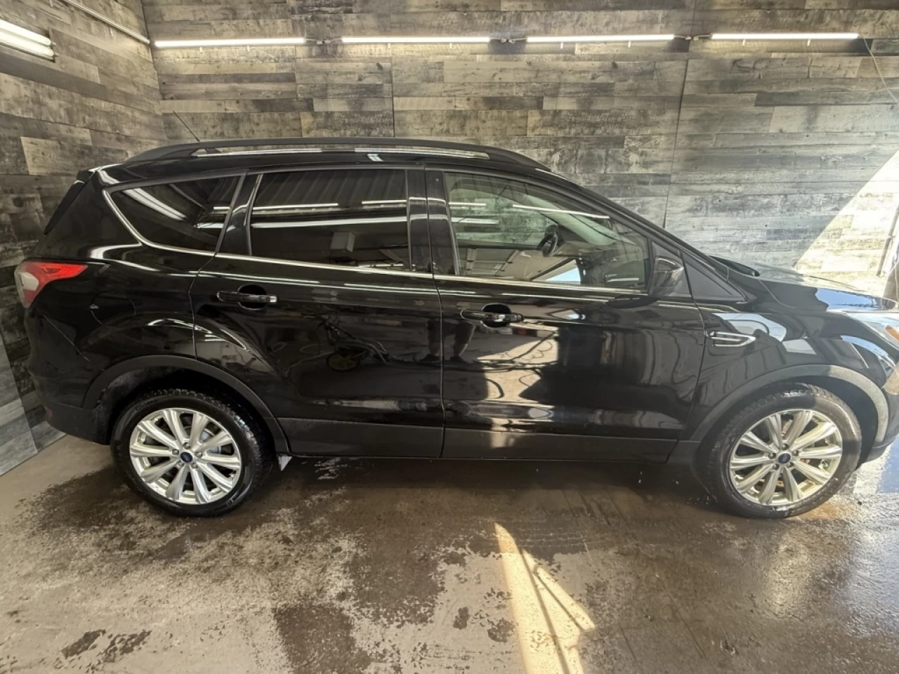 2018 Ford Escape SEL AWD CUIR CAM DE RECUL **APPROUVÉE 99,9%** Main Image