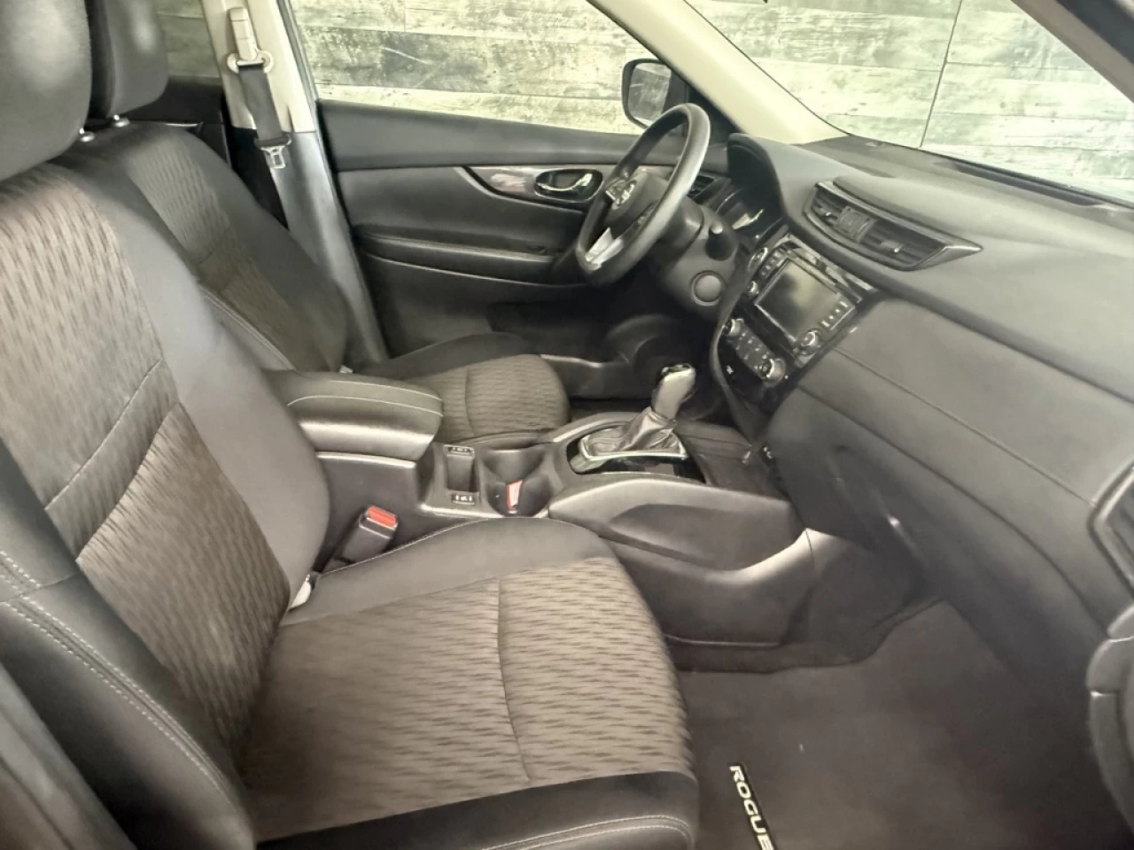 2019 Nissan Rogue SV AWD TOIT PANO CAM DE RECUL** APPROUVÉ À 99.9% * Image principale