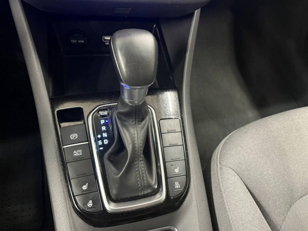 2020 Hyundai Ioniq PrivilÉgiÉ HYBRIDE APPLE CAR PLAY NAV **APPROUVÉE Main Image