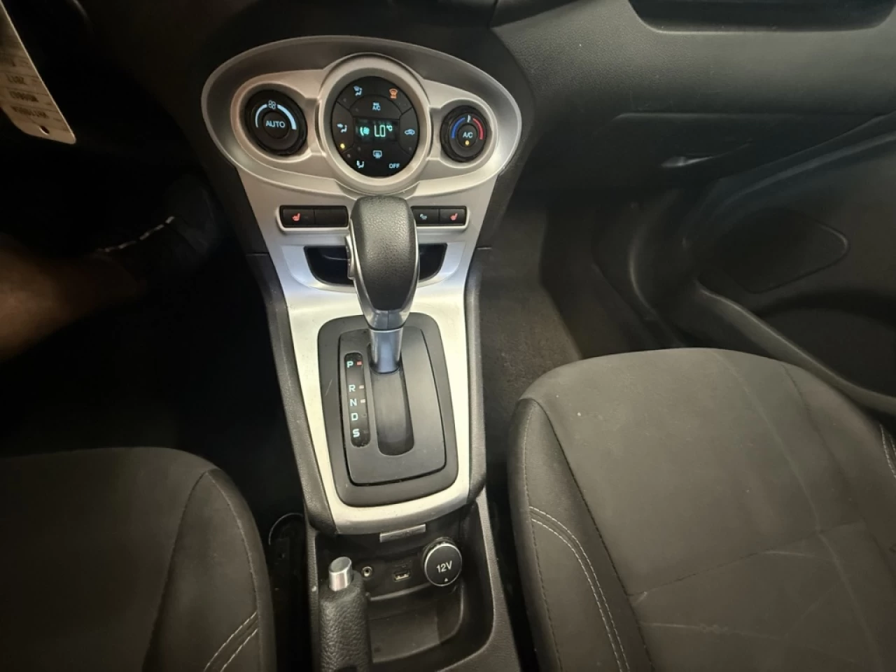 2017 Ford Fiesta SE AUTO BLUETOOTH S,CHAUFFANT **APPROUVÉE 99,9%** Main Image