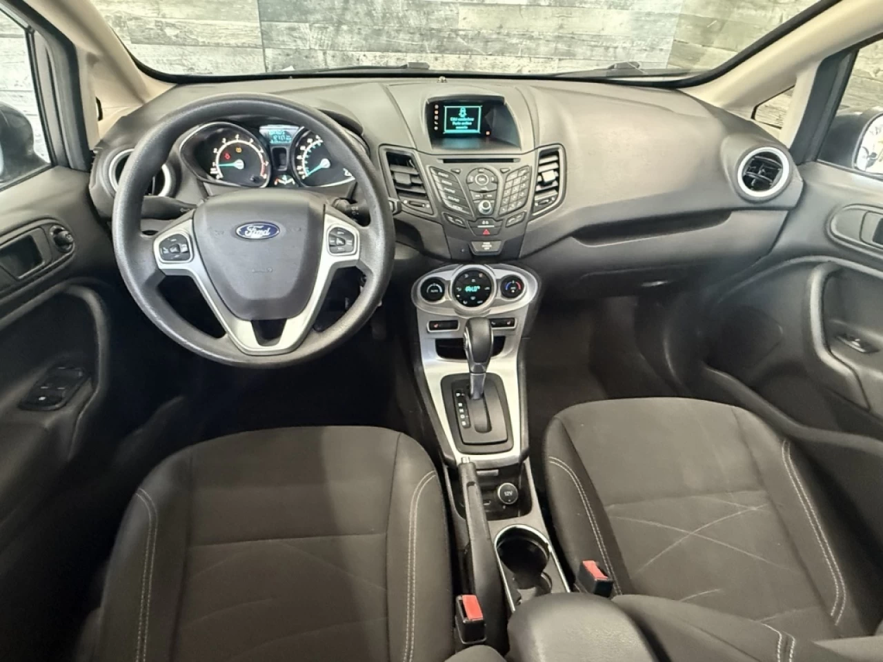 2017 Ford Fiesta SE AUTO BLUETOOTH S,CHAUFFANT **APPROUVÉE 99,9%** Main Image