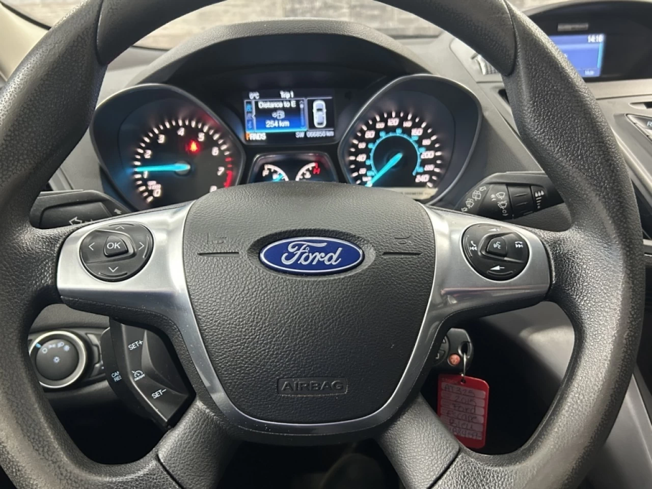2015 Ford Escape SE Main Image
