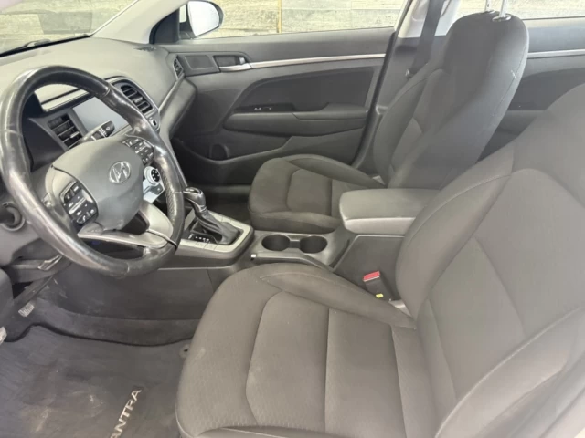 Hyundai Elantra Preferred  Auto Bluetooth ** APPROUVÉ À ** 99.9% 2019