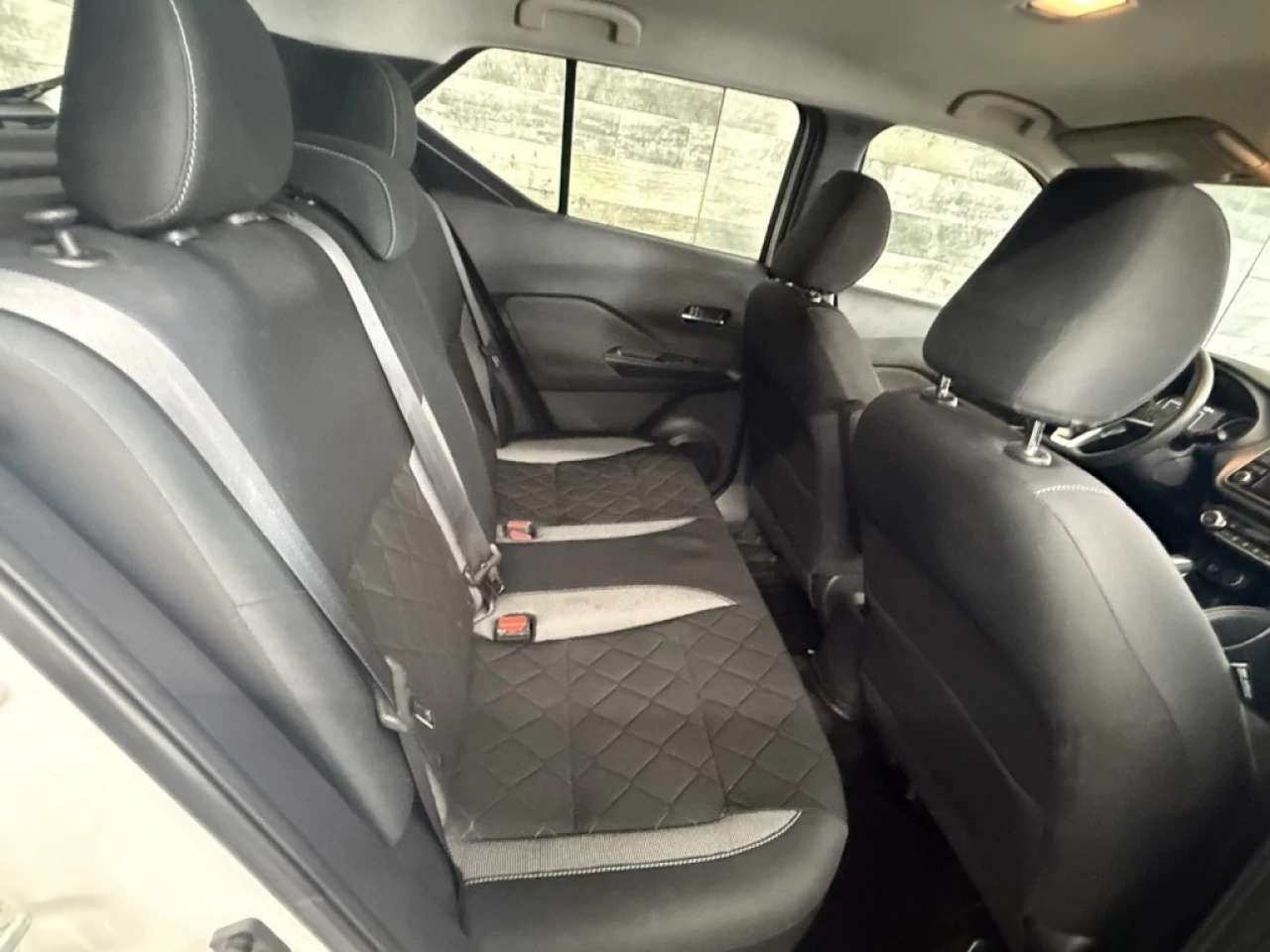 2019 Nissan Kicks SV Bluetooth sieges chauffant commande au volant** Main Image