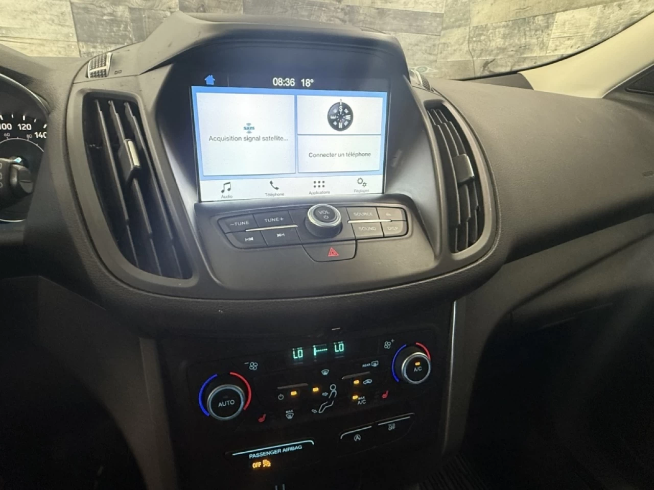 2018 Ford Escape SEL AWD CUIR CAM DE RECUL **APPROUVÉE 99,9%** Main Image