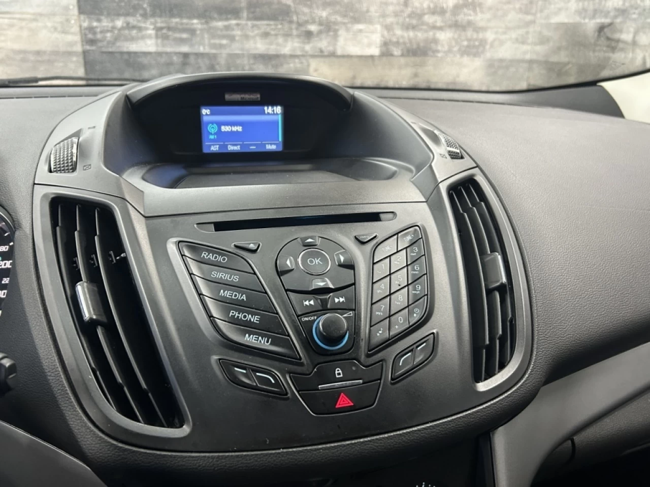 2015 Ford Escape SE Main Image