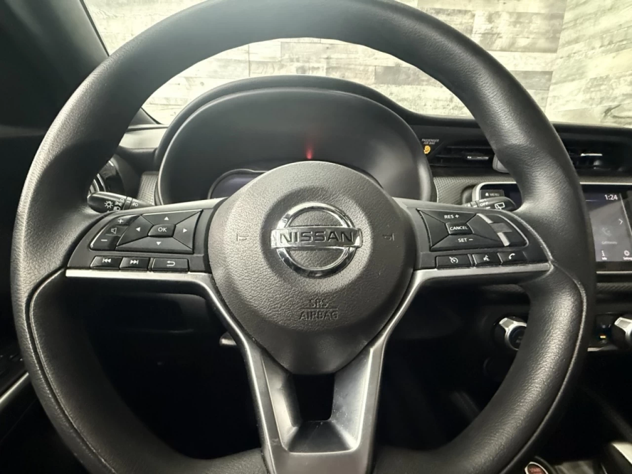 2019 Nissan Kicks SV Bluetooth sieges chauffant commande au volant** Main Image