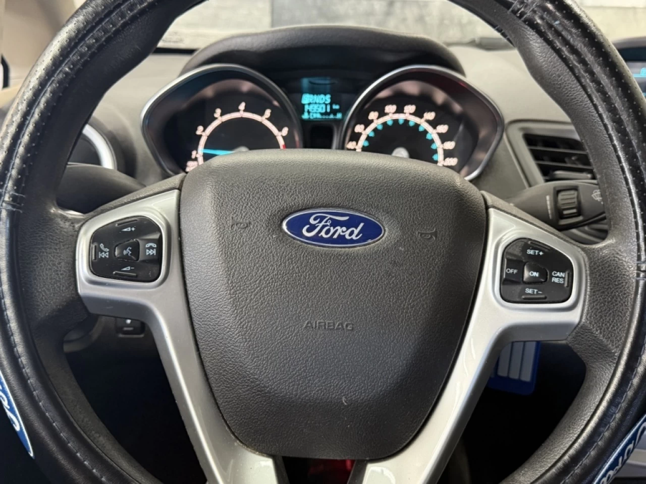 2017 Ford Fiesta SE AUTO BLUTOOTH**APPROUVÉE 99,9%** Main Image