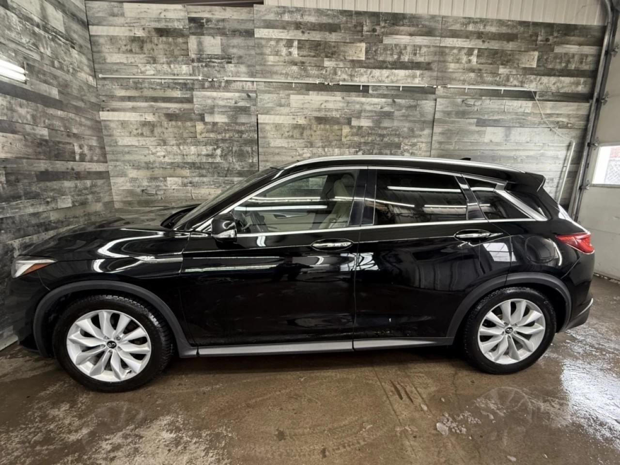 2019 Infiniti QX50 Luxe AWD CUIR TOIT PANO NAV ** APPROUVÉ À 99.9% ** Main Image