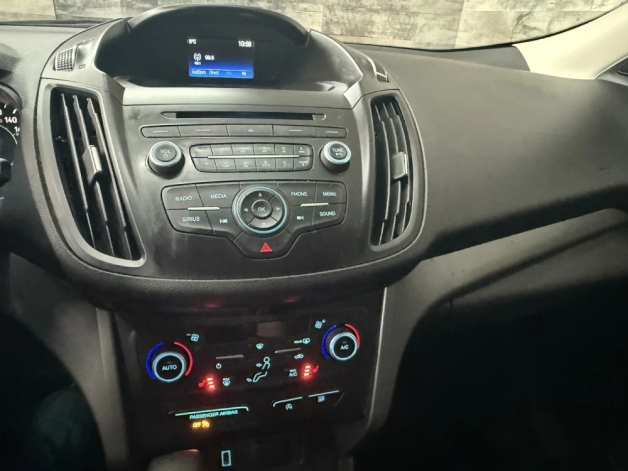 2018 Ford Escape SE AWD CAM DE RECUL **APPROUVÉ À 99.9%** Main Image