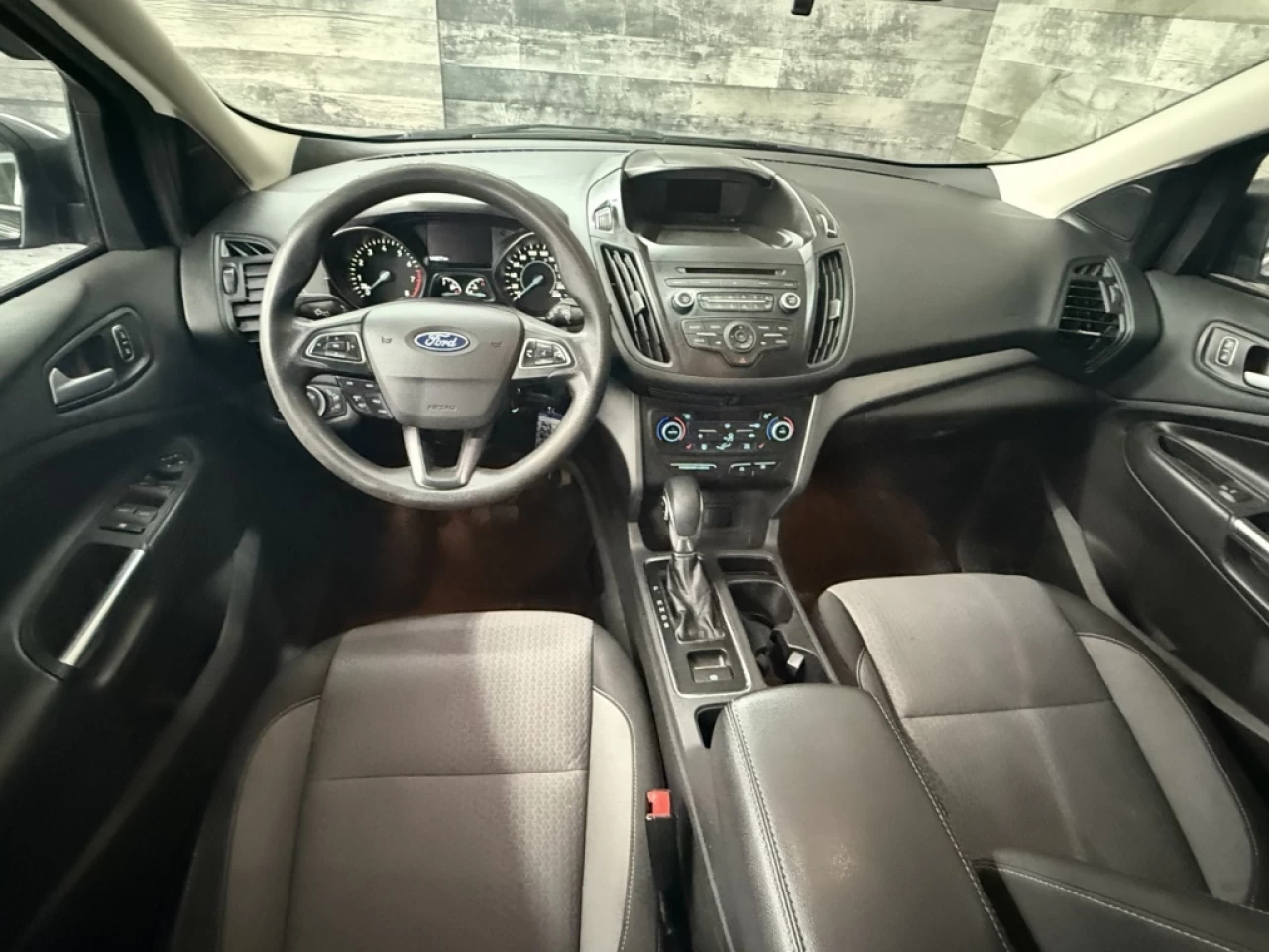 2018 Ford Escape SE AWD CAM DE RECUL **APPROUVÉ À 99.9%** Main Image