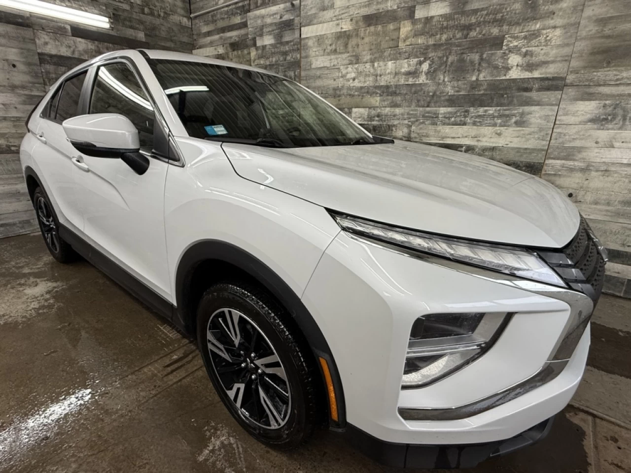 2023 Mitsubishi Eclipse Cross ES AWD BLUETOOTH CAMÉRA DE RECUL **APPROUVÉ À 99.9 Main Image