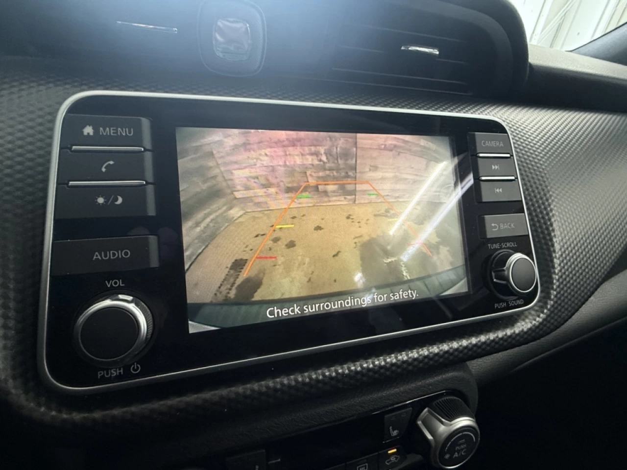 2019 Nissan Kicks SV Bluetooth sieges chauffant commande au volant** Main Image