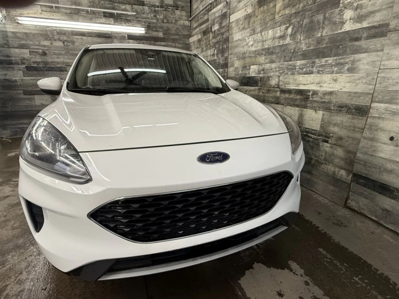 2021 Ford Escape SE AWD CAM DE RECUL ** APPROUVÉ À 99.9%** Main Image