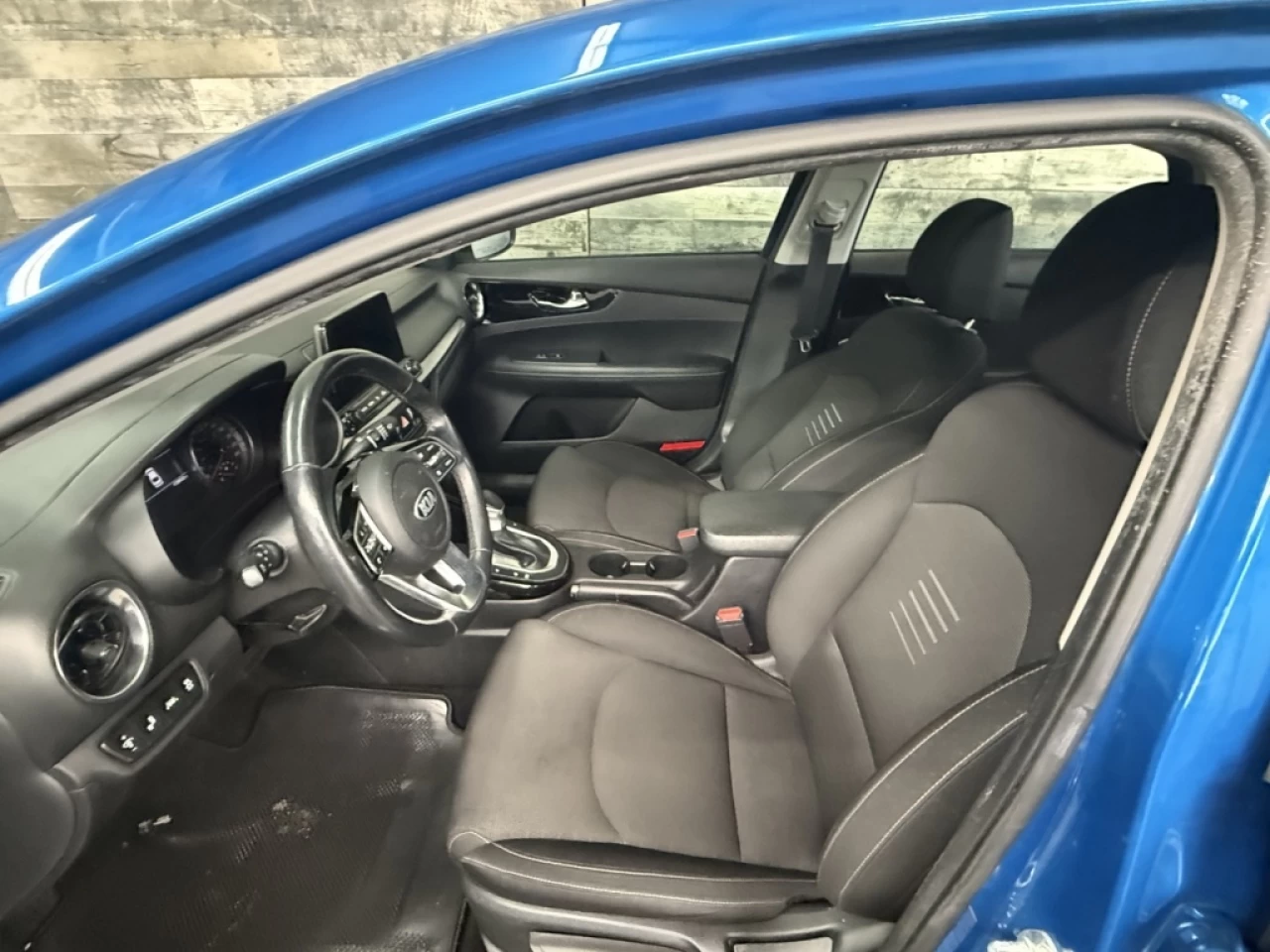 2021 Kia Forte EX Apple CarPlay, Toit, Bluetooth ** APPROUVÉ À 99 Main Image