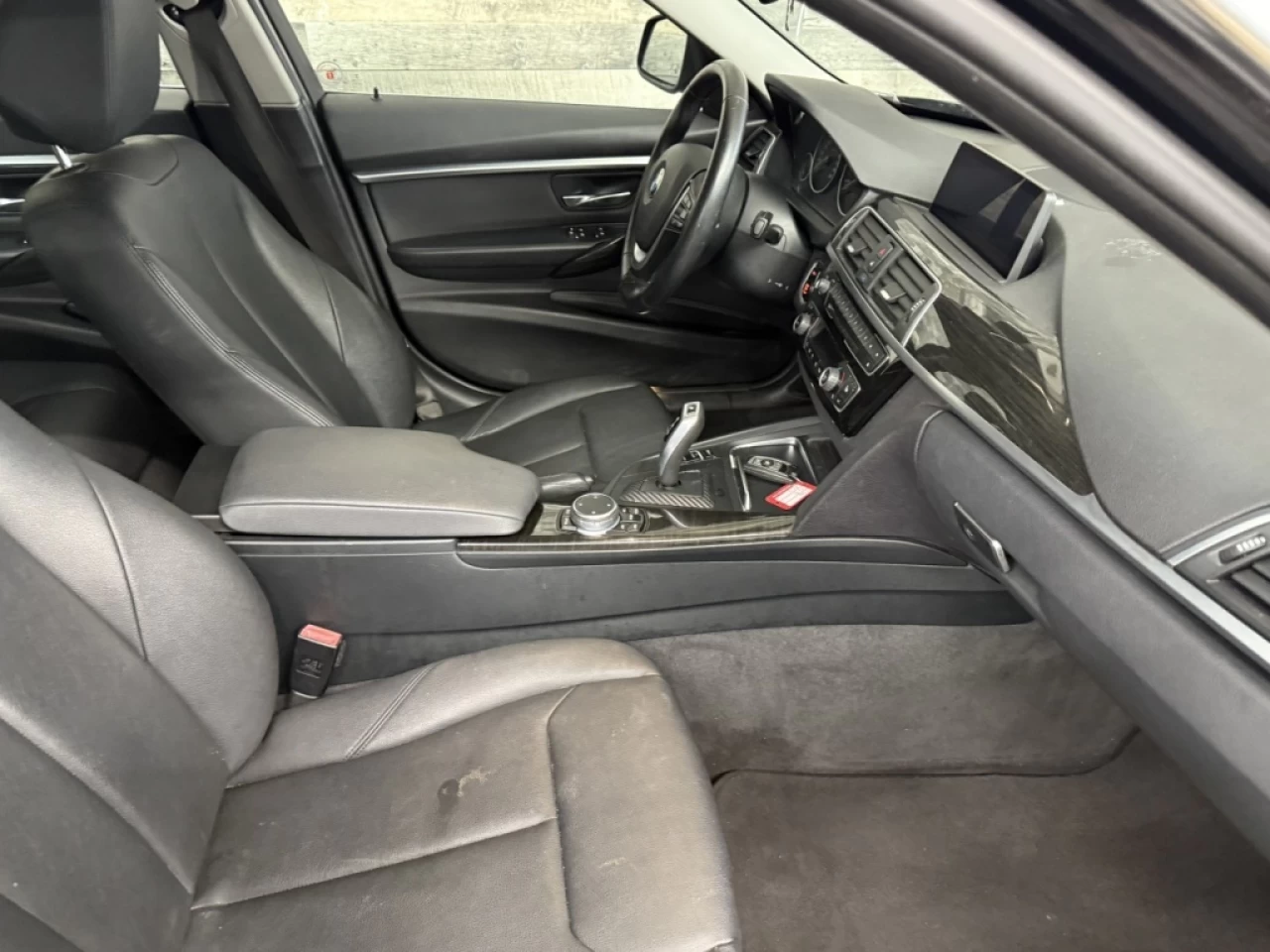 2017 BMW 3 Series 320i xDrive AWD CUIR TOIT **APPRUVÉ À 99.9%** Main Image