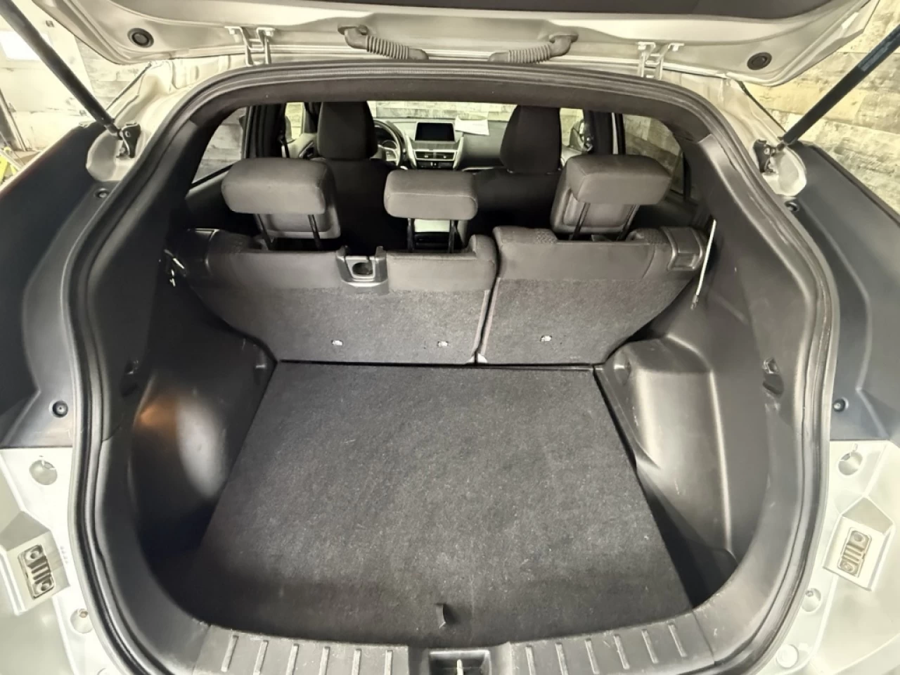 2020 Mitsubishi Eclipse Cross ES Bluetooth Mag Sieges chauffant **ApprouvÉe 99,9 Main Image