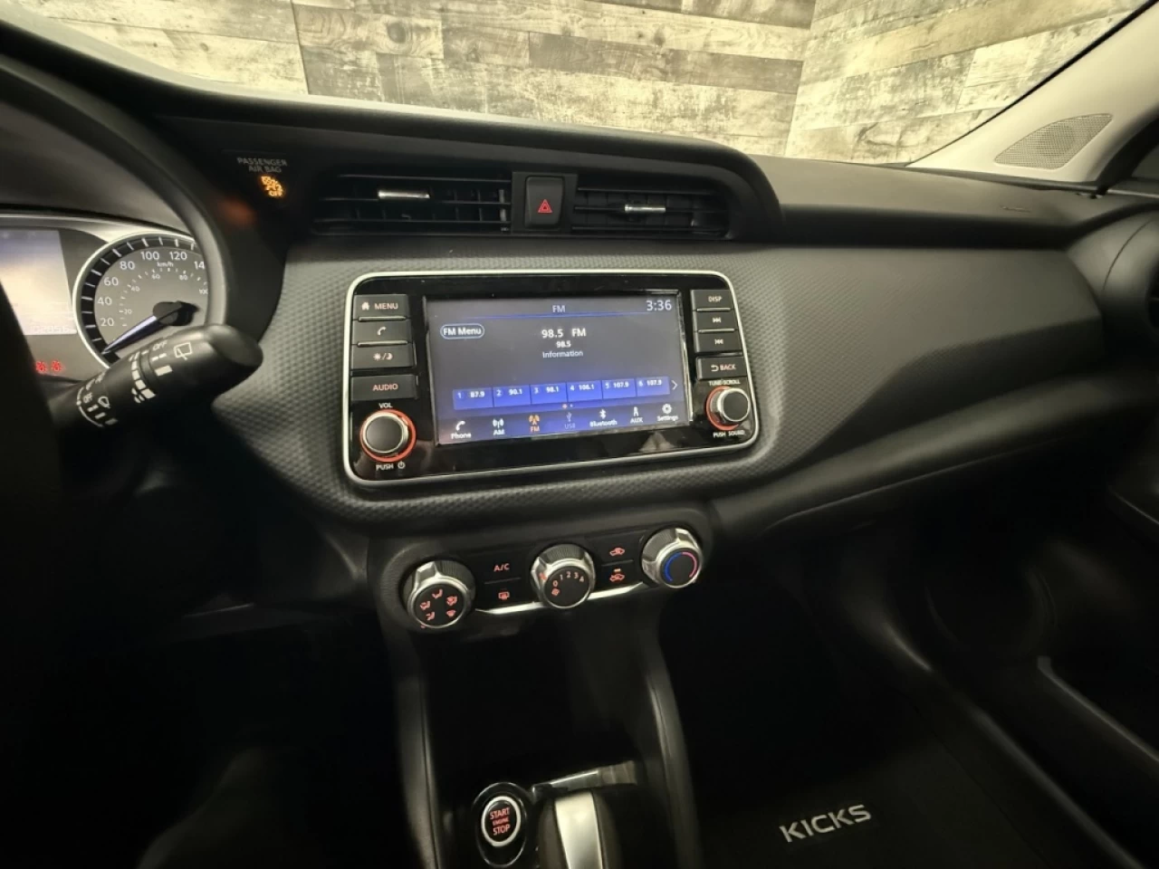 2022 Nissan Kicks S Bluetooth commande au volant cam de recul **Appr Main Image