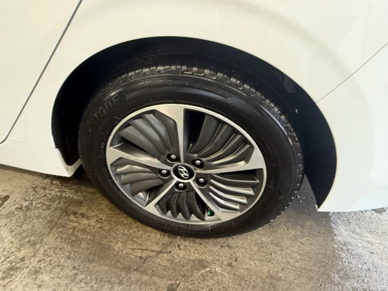 2021 Hyundai Ioniq PrivilÉgiÉ HYBRIDE APPLE CARPLAY TOIT **APPROUVÉE Main Image