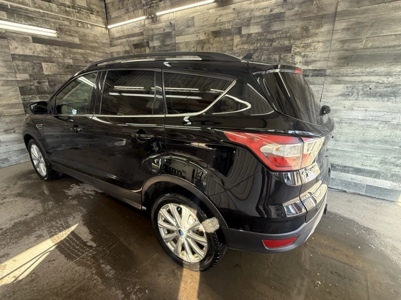 2018 Ford Escape SEL AWD CUIR CAM DE RECUL **APPROUVÉE 99,9%** Main Image