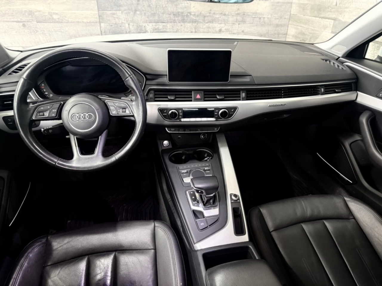 2018 Audi A4 Technik AWD CUIR NAV TOIT Image principale