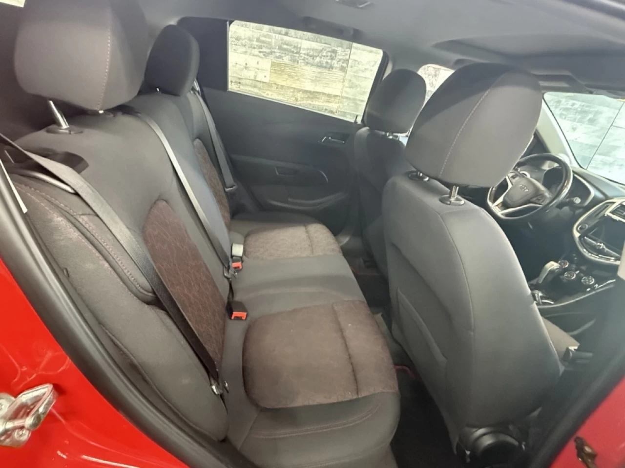 2018 Chevrolet Sonic LT AUTO TOIT CAM DE RECUL **APPROUVÉ À 99.9%** Main Image