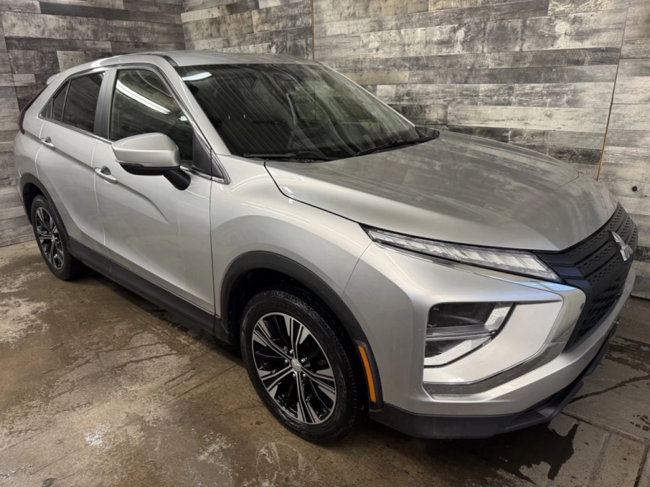2022 Mitsubishi Eclipse Cross ES AWD BLUETOOTH MAGS **APPROUVÉ À 99.9%** Main Image