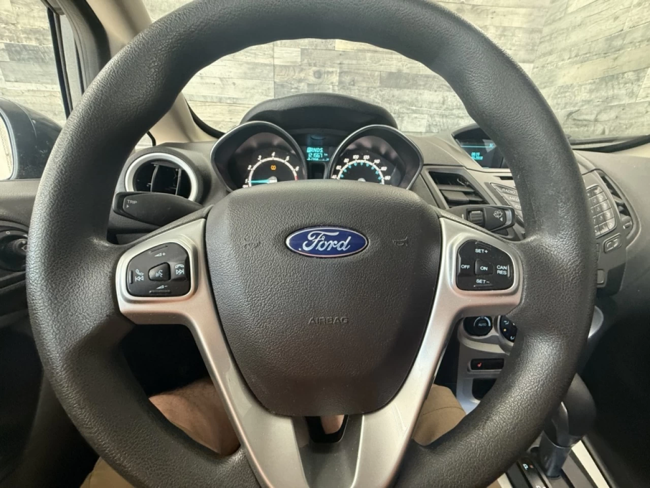 2017 Ford Fiesta SE AUTO BLUETOOTH S,CHAUFFANT **APPROUVÉE 99,9%** Main Image