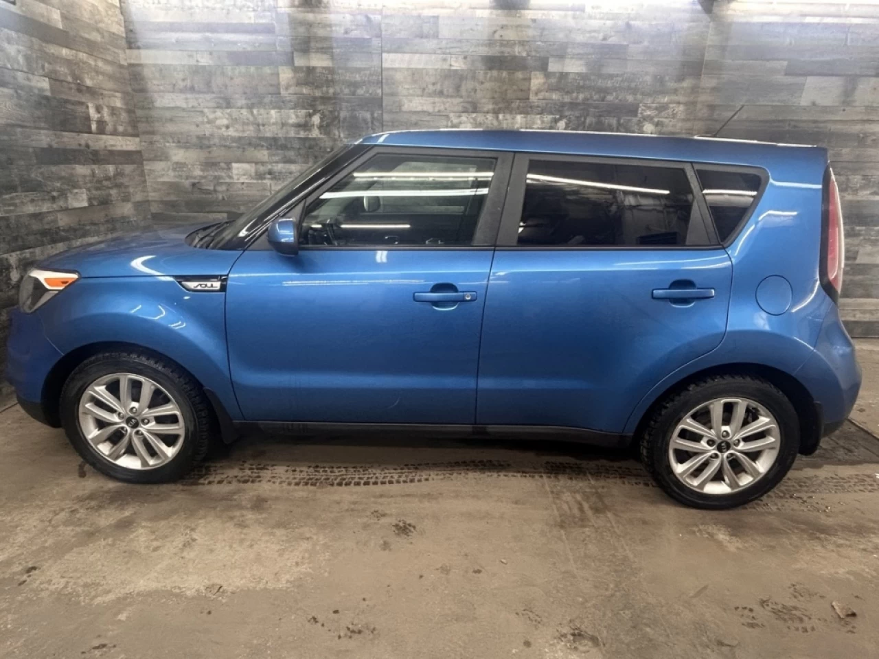 2018 Kia Soul EX CUIR TOIT CAM DE RECUL **APPROUVÉ À 99.9%** Image principale