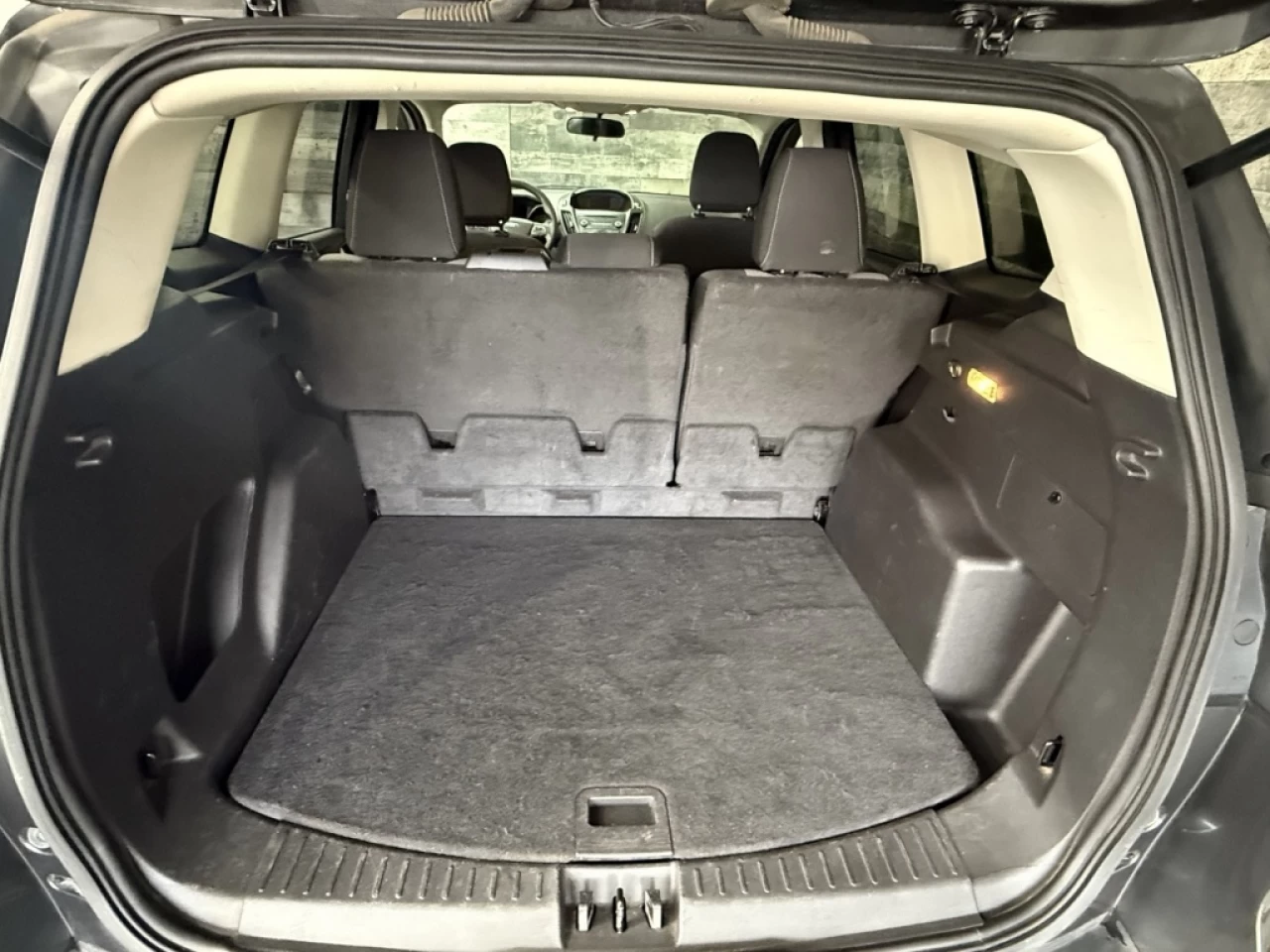 2018 Ford Escape SE AWD CAM DE RECUL **APPROUVÉ À 99.9%** Main Image