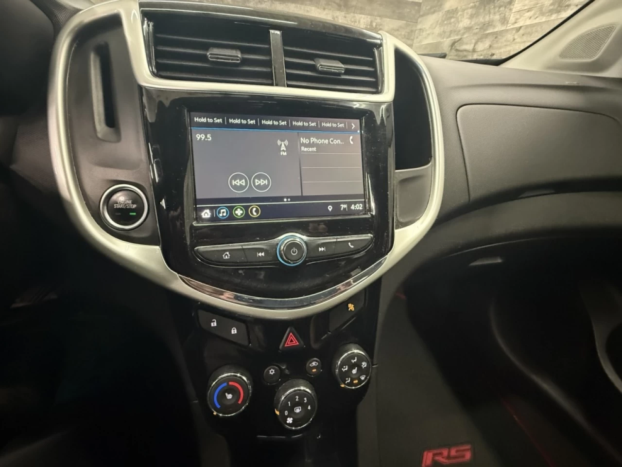 2018 Chevrolet Sonic LT AUTO TOIT CAM DE RECUL **APPROUVÉ À 99.9%** Main Image