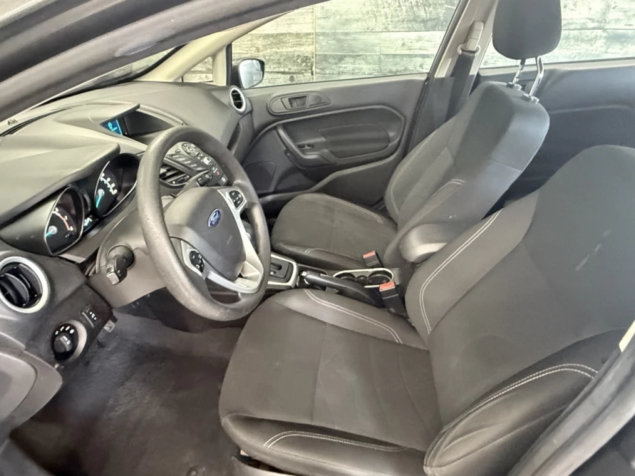 2017 Ford Fiesta SE AUTO BLUETOOTH S,CHAUFFANT **APPROUVÉE 99,9%** Main Image