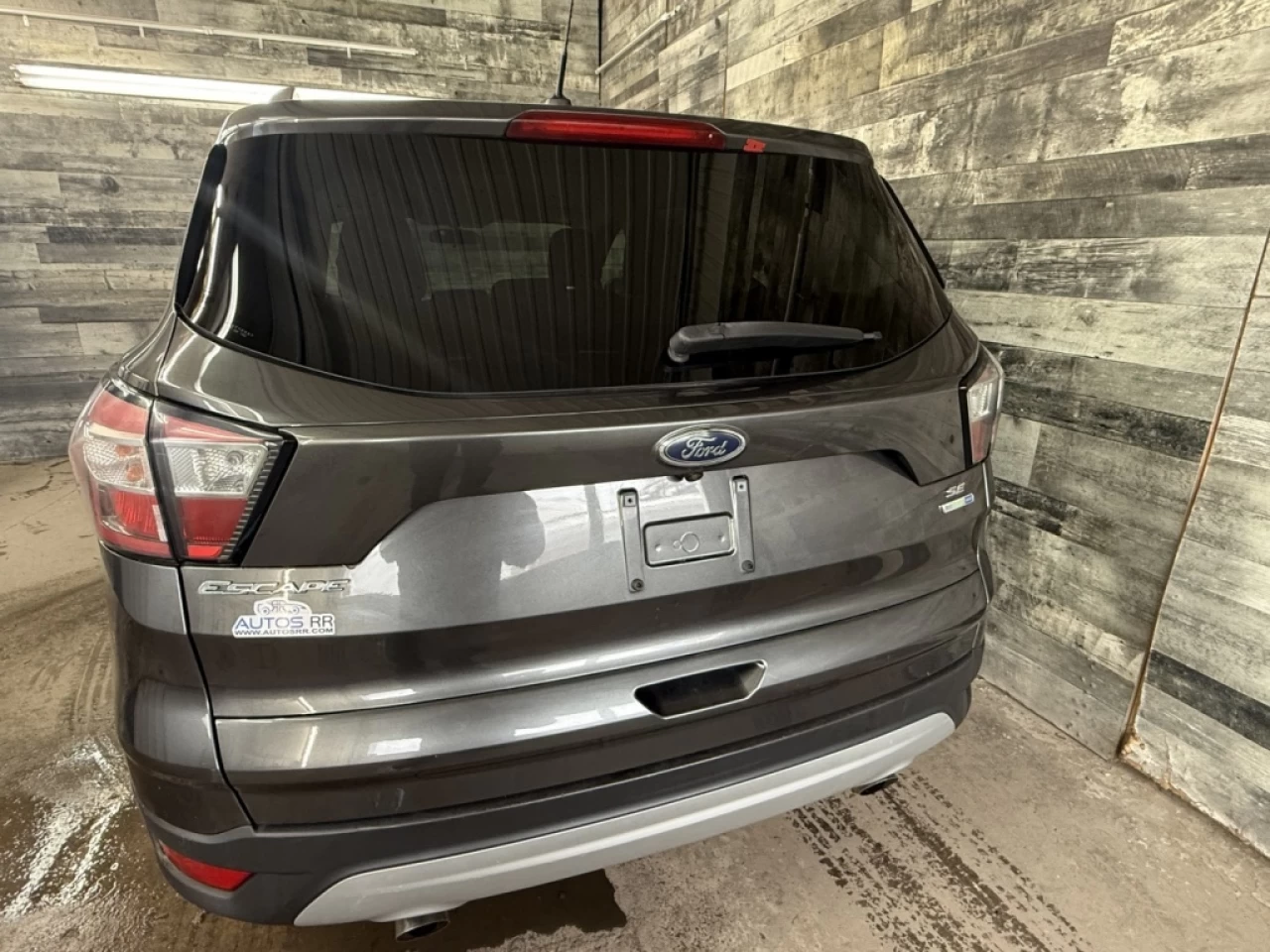 2018 Ford Escape SE AWD CAM DE RECUL **APPROUVÉ À 99.9%** Main Image