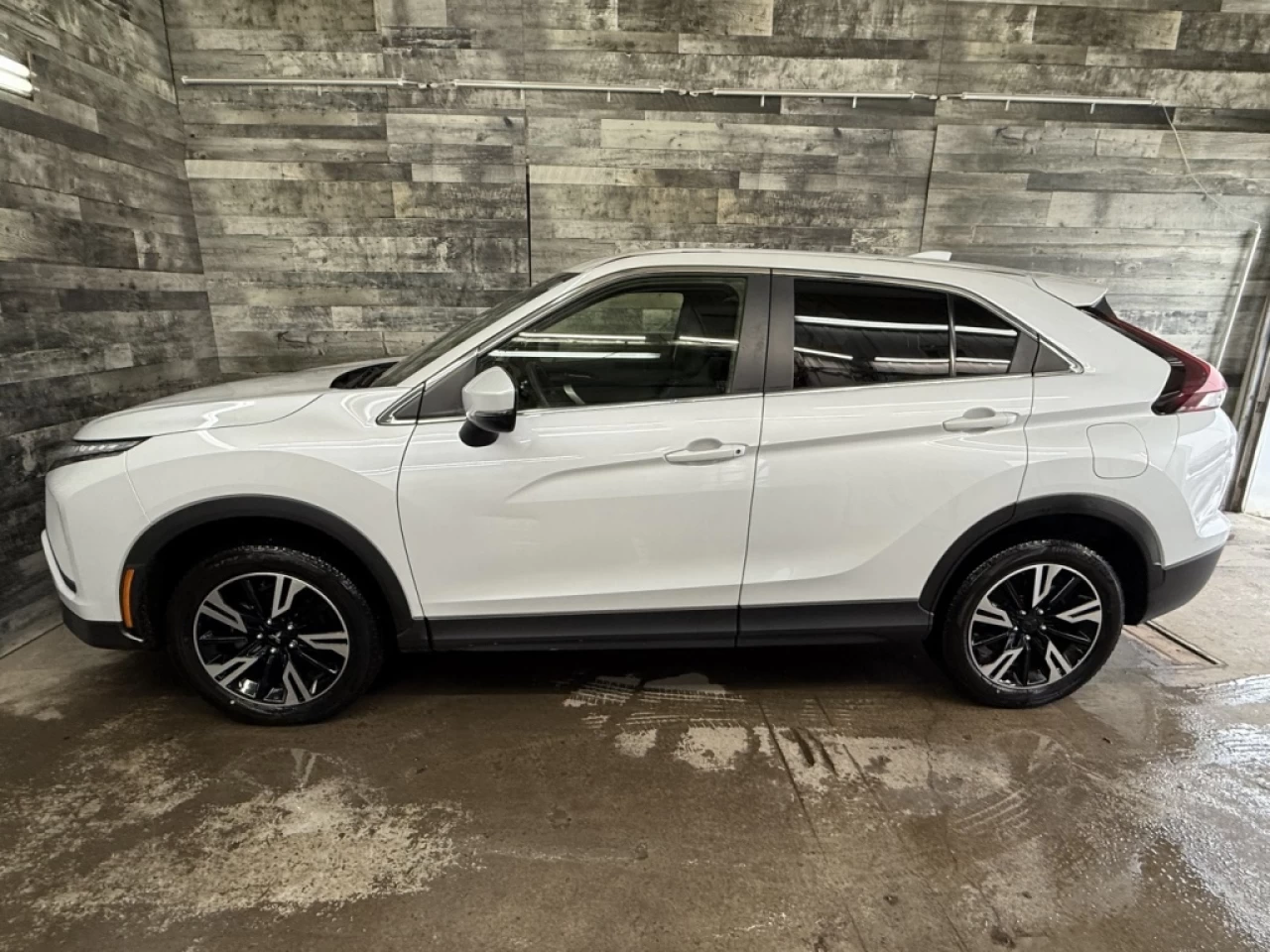 2023 Mitsubishi Eclipse Cross ES AWD BLUETOOTH CAMÉRA DE RECUL **APPROUVÉ À 99.9 Main Image