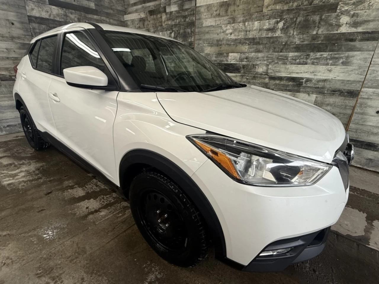 2019 Nissan Kicks SV Bluetooth sieges chauffant commande au volant** Main Image