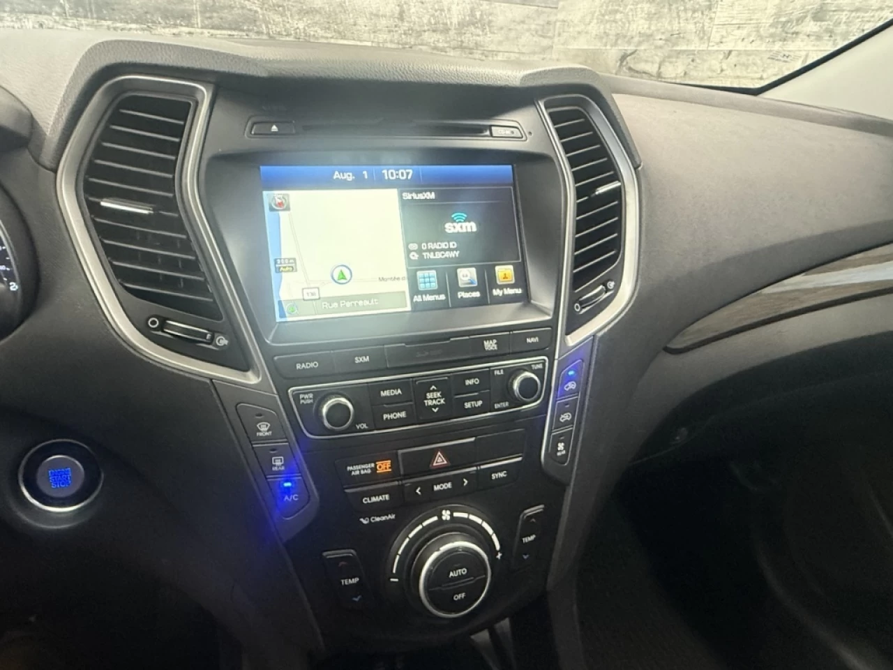 2017 Hyundai Santa Fe XL Luxury AWD 7 PASS CUIR NAV TOIT **APPROUVÉ À 99.9% Main Image