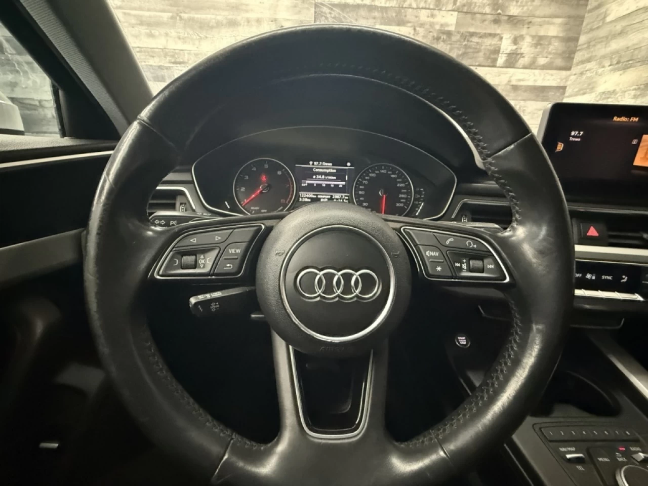 2018 Audi A4 Komfort S TRONIC AWD CUIR TOIT **APPROUVÉ À 99.9%* Main Image