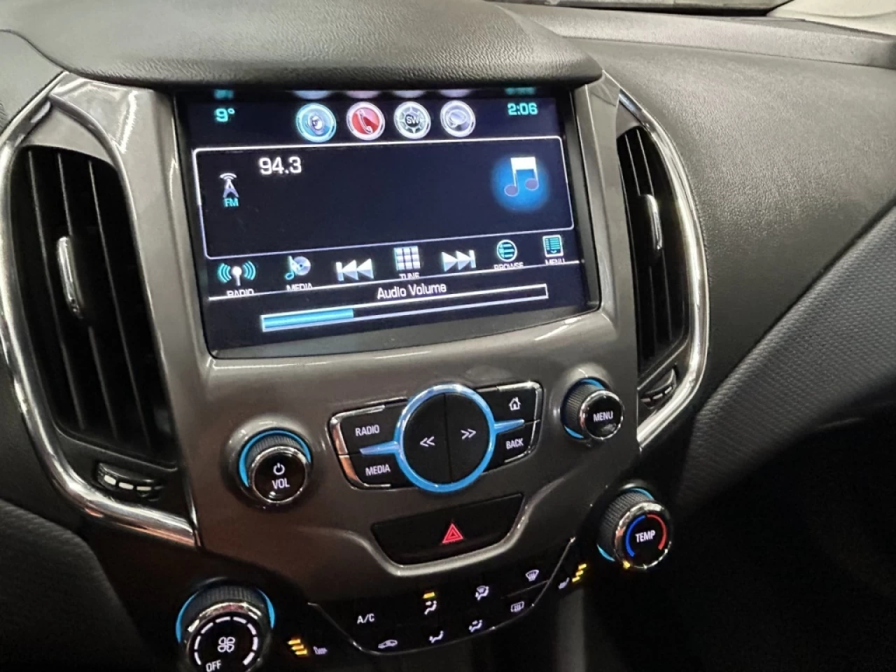 2018 Chevrolet Cruze LT Auto Toit CamÉra de recul ** APPROUVÉE 99,9% ** Main Image