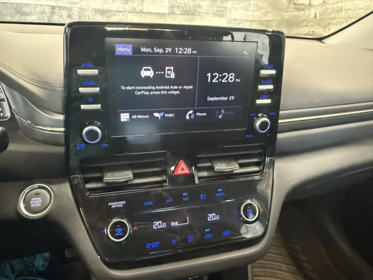 2021 Hyundai Ioniq PrivilÉgiÉ HYBRIDE APPLE CARPLAY TOIT **APPROUVÉE Main Image