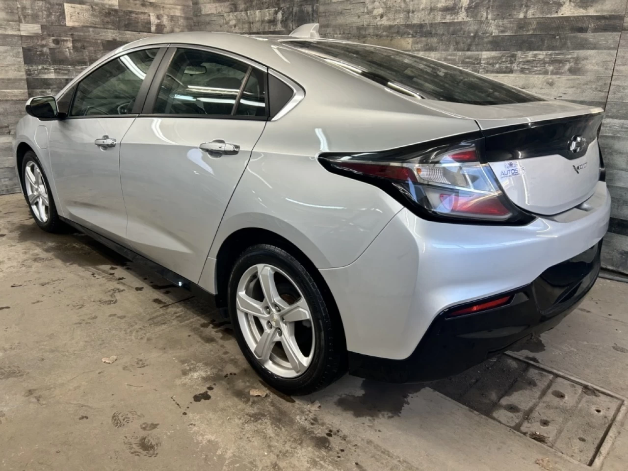 2019 Chevrolet Volt LT HYBRID **APPROUVÉ À 99.9%** Main Image