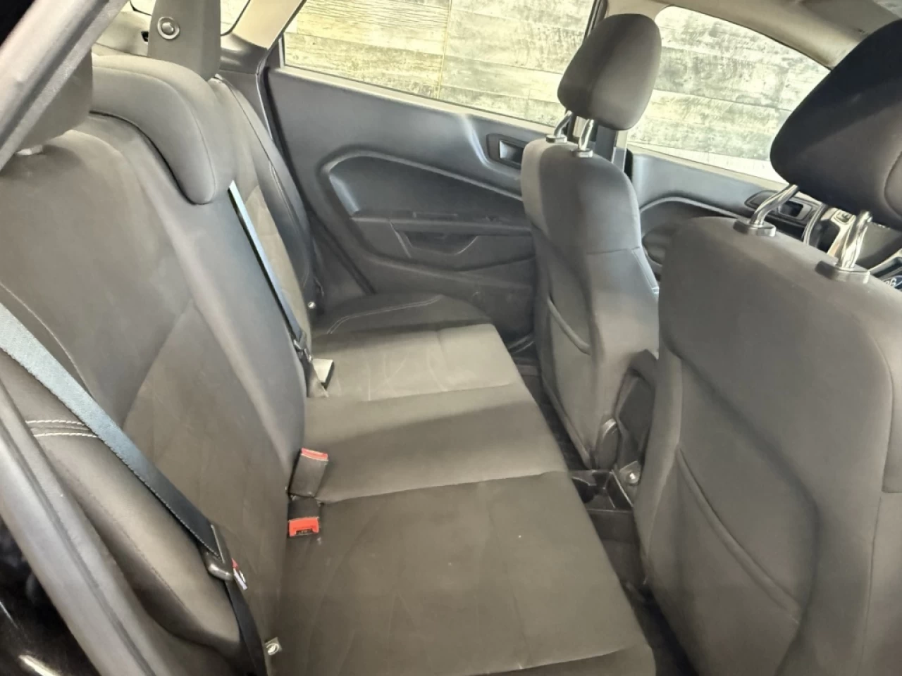 2017 Ford Fiesta SE AUTO BLUTOOTH**APPROUVÉE 99,9%** Main Image